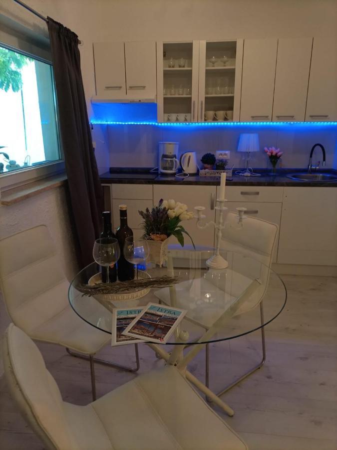 Apartment Jozefina Porec Ngoại thất bức ảnh